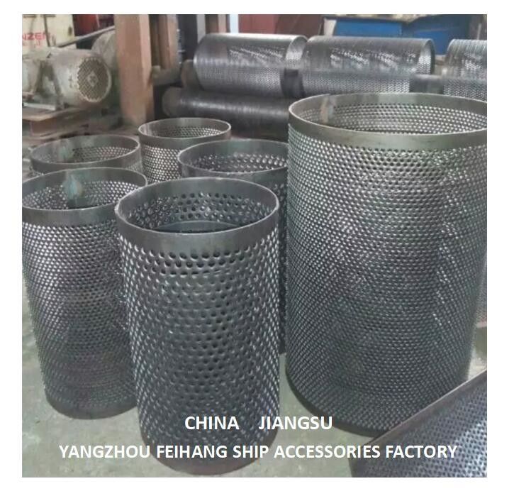 Sostituire un nuovo filtro in acciaio inossidabile nel vecchio rivestimento del filtro dell'acqua di mare