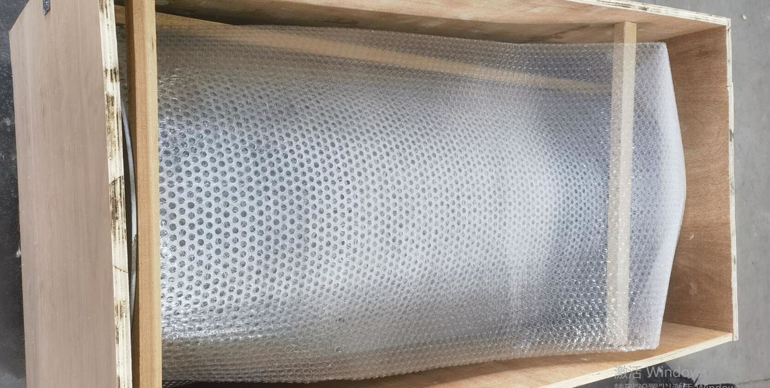 Sostituire un nuovo filtro in acciaio inossidabile nel vecchio rivestimento del filtro dell'acqua di mare